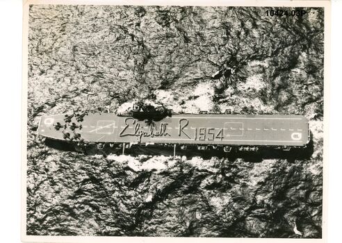 10424.03P Melbourne farewell to the queen 1954                                        