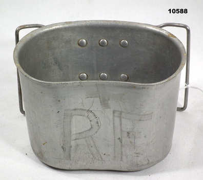 Aluminium mug with fold around handle.