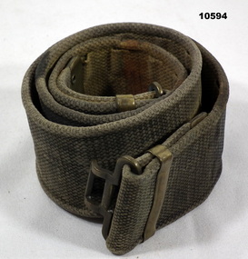 webbing belt blackened with nugget.