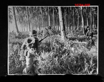 10784.05P Australian infantry Buna