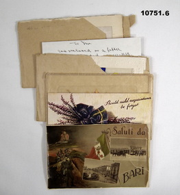 Collection of postcards and silk postcards, WW1.
