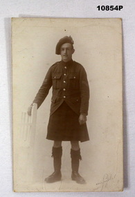 Studio photograph of a WW1 Scottish soldier.