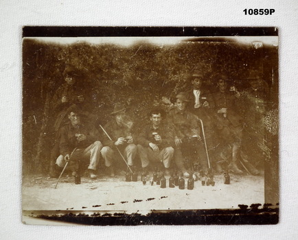 Photograph of a group of WW1 Australian soldiers.