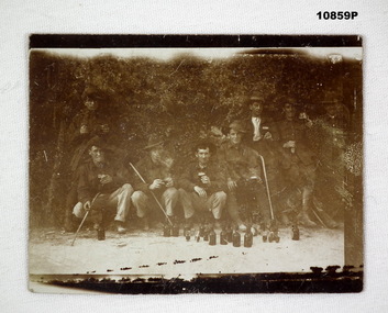 Photograph of a group of WW1 Australian soldiers.