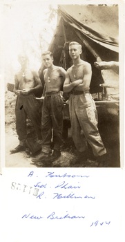 11093.10P 2/38th and 2/16th Battalion men in Darwin and New Guinea