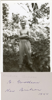 11093.12P 2/38th and 2/16th Battalion men in Darwin and New Guinea