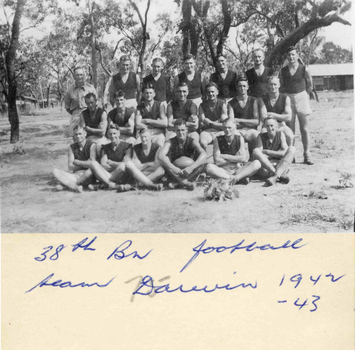 11093.01P 2/38th and 2/16th Battalion men in Darwin and New Guinea
