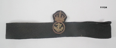 Navy hat band with NCO badge.
