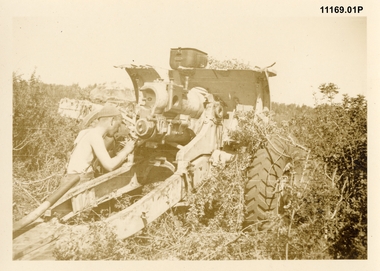 11169.01P Maintenance on 6-pdr anti-tank gun
