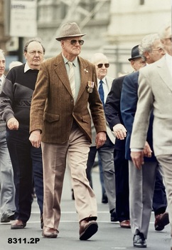 Men marching Anzac Day Bendigo pre 20111.