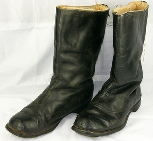 Black leather flying boots with woollen insides 