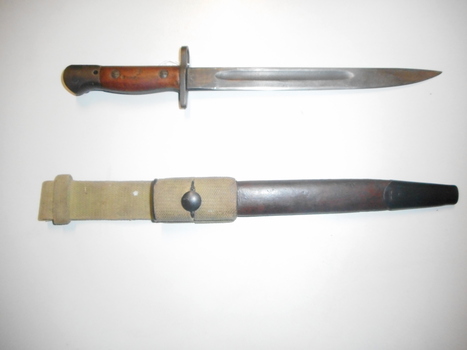 Bayonet and Scabbard Mk 1 for Owen Machine Carbine. 25 cm blade.