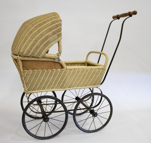 Leisure object - Dolls pram