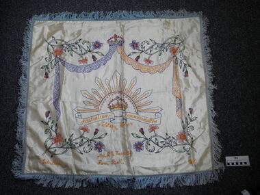 memento embroidered, 1940