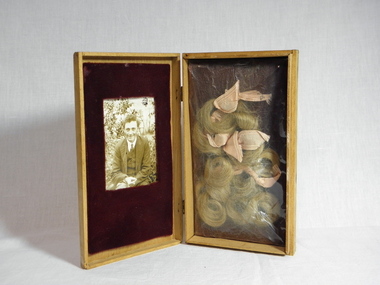 Hair Locks - Memento Personal, 20th century
