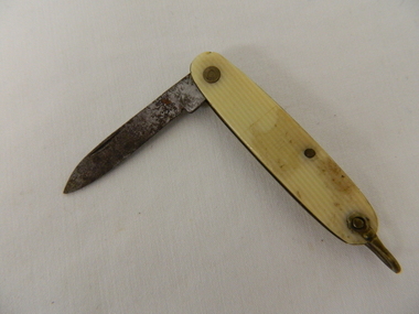 Knife for Ladies Purse, circa mid to late 1900's