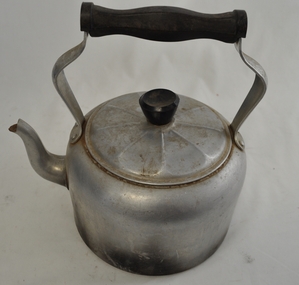 Kettle Aluminium, mid to late 1900's