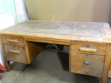 Desk - S.E.C.V