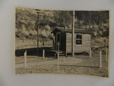 Photo - Air Observers' Hut SECV during WWII, 24 May 1943