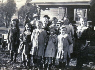 Photo - School Children Tawonga Primary School, Circa 1920 (estimate)