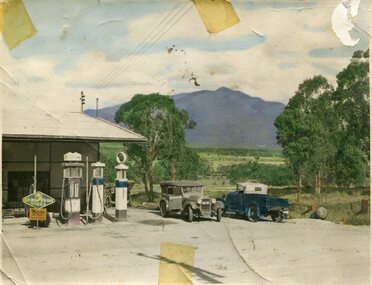 Photograph - Harris' garage Tawonga