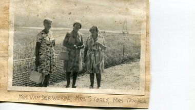 Photographs x 2- Groups of Kiewa Valley residents on tour of Khancoban area