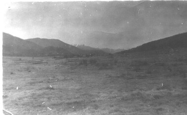 Photograph - 30 black and white photographs (assorted sizes) plus page from a newspaper and copied article on A4 paper, c1880's   c1910 - 1920  (photographs)    Newspaper 1961