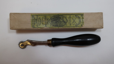 Sewing Tool - Serrated Tracing Wheel