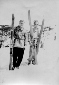 Photo - Skiers at Falls Creek