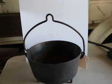 Cast Iron Camp Oven with Lid