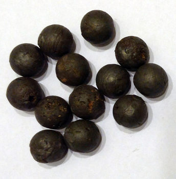 This is a collection of small lead shot balls.