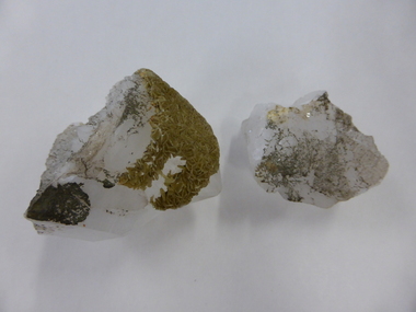 Crystal, Quartz crystal pieces x2