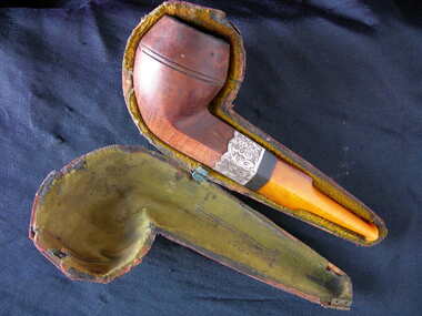 Pipe and case, Circa 19th century