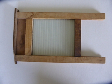 Board, Wash board child, Early 20th century