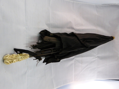 Artefact, Umbrella & description, Early 20th century