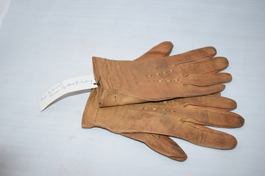 Gloves, Kid gloves Mrs Ponting, Early to mid 20th century