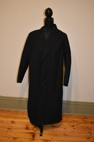 Lady's coat, Frederick Williamson Tailor Warrnambool, Lady's coat (Label Tailor Williamson Warrnambool), circa 1930