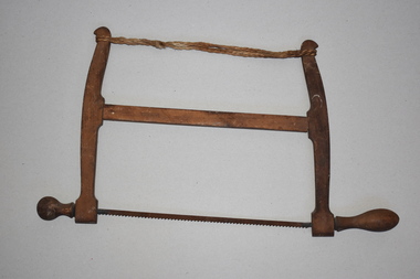 Cross cut saw