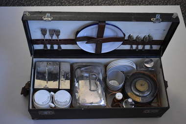 Artefact, G.W.Scott & Sons, Picnic Case, 1930s