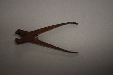 Lead shot mould, Early 20th century