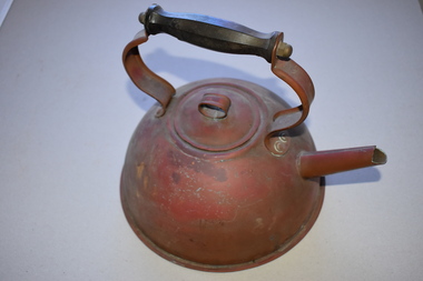 Kettle, Circa 1930