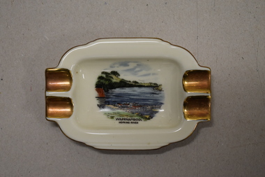 Ashtray, Alka Kunst, Warrnambool Hopkins River, c. 1960