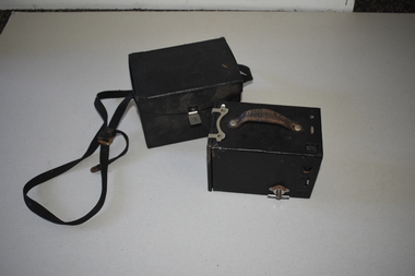 Camera, Canadian Kodak Co. Ltd, Box Brownie Camera and Case, c. 1940