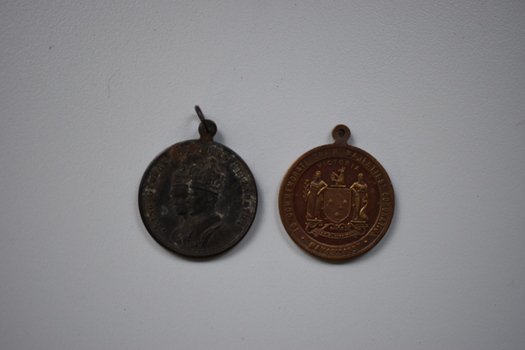 Medals commemorating the coronation of George V1
