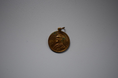 This medallion commemorates the Prince of Wales visit to Australia in 1920.