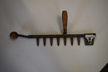 Tool - Hedgetrimmer, 1949