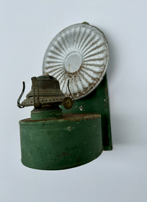 Functional object - Kerosene lamp with reflector plate, Victor Lamp Company, U.S.A, c. 1920