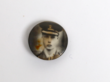 Edward, Prince of Wales, metal badge