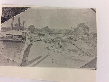 A rectangular copy of a black and white photograph, 24/09/1984