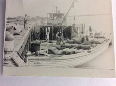Black and white photograph, Before 1920
